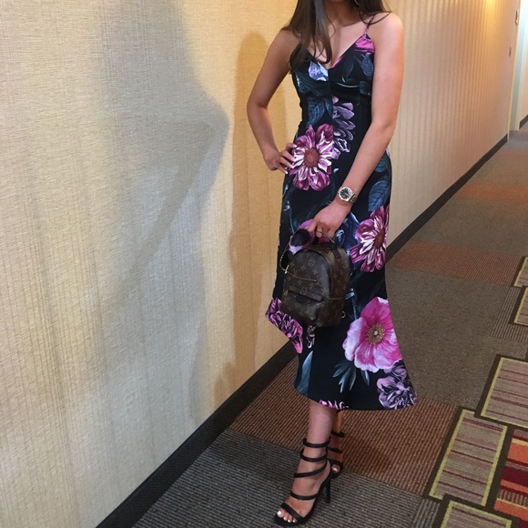 Dresses & Skirts - Keepsake dress